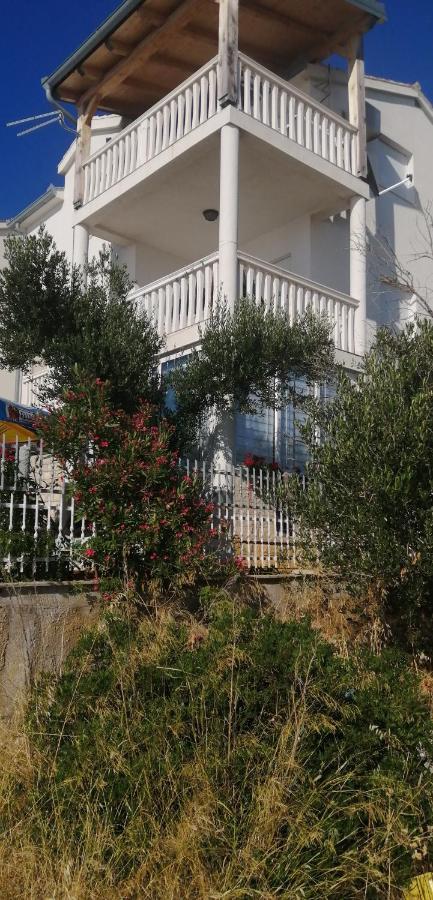 Apartments Nevjestic Primosten Exterior photo