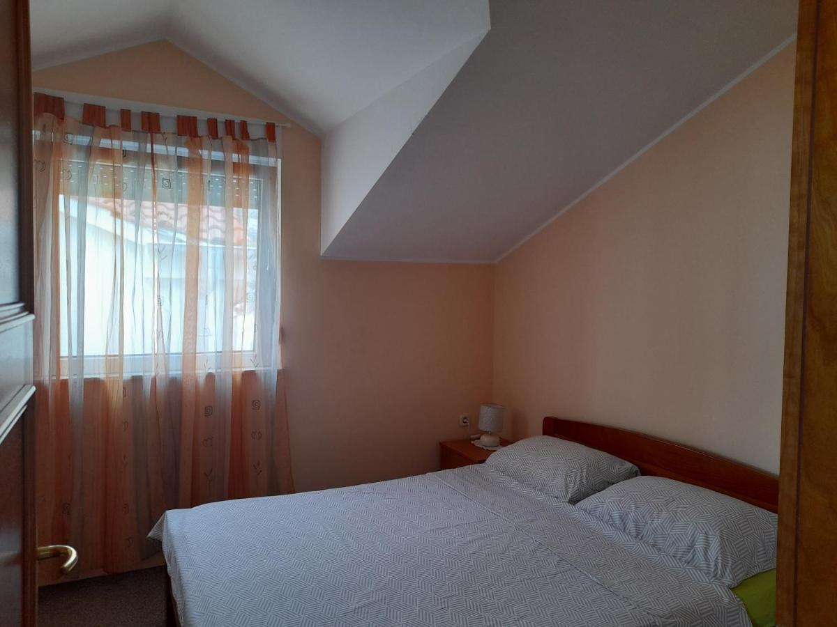 Apartments Nevjestic Primosten Exterior photo