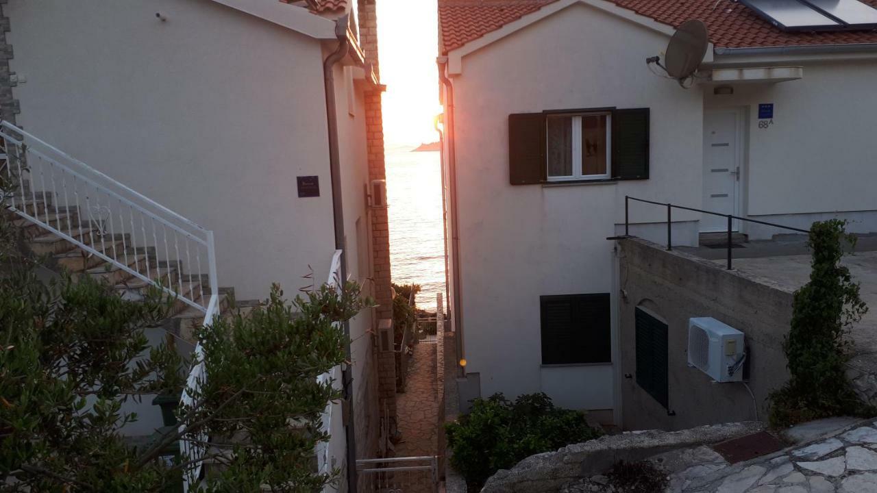 Apartments Nevjestic Primosten Exterior photo